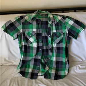 Short sleeve snap button shirt